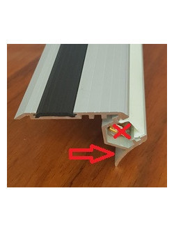PER ALU ESTRIBO ILUMINACION SUP E INF/LEDS INFERIORES