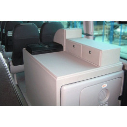 MUEBLE CATERING CON FRIGORÍFICO SOBRE WC